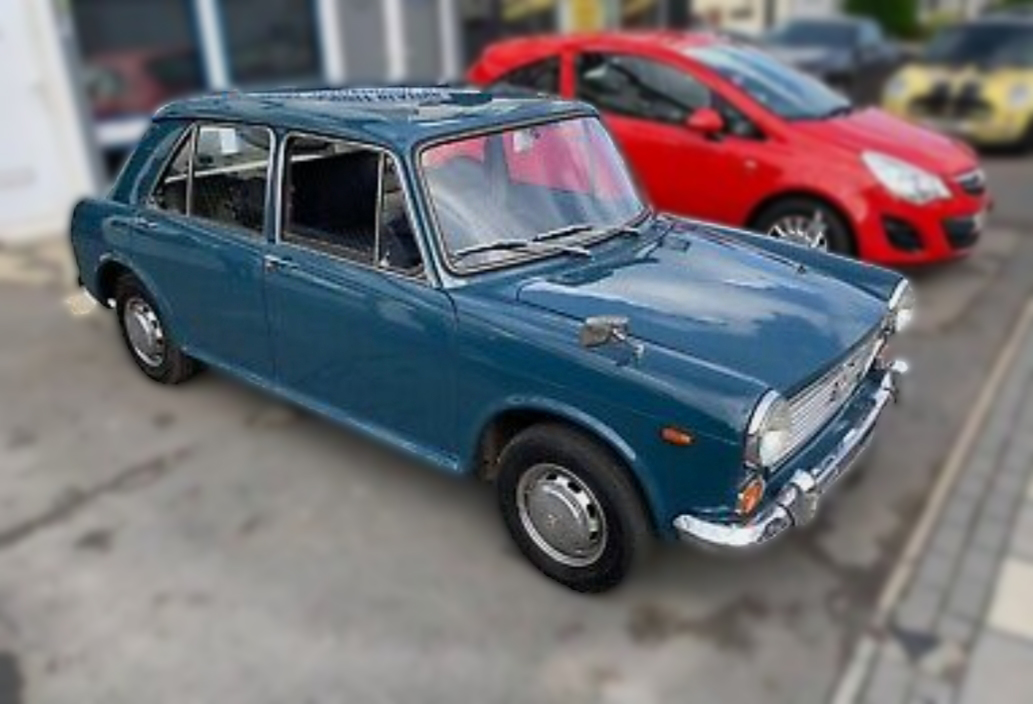 Blue Morris 1000 (Similar Car)